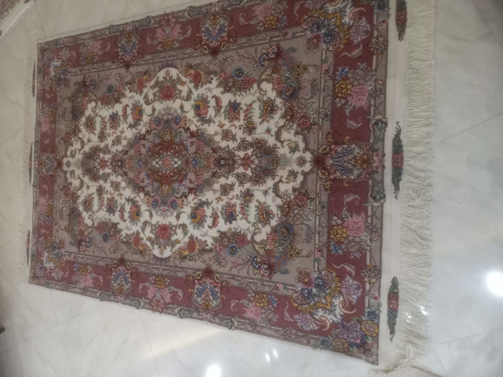 فرش دست باف تمام ابریشم